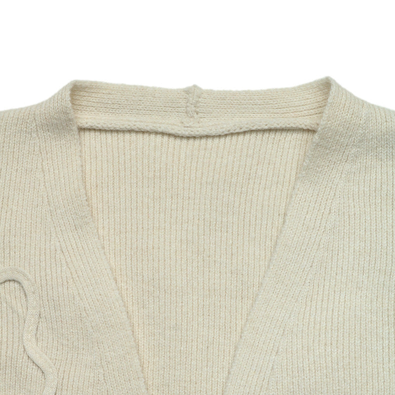 Gilet Court Femme Beige en Maille | Détails Floraux – Zelcara
