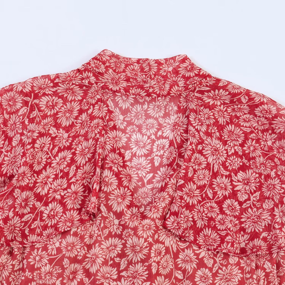 Robe Midi Fleurie Rouge à Col Noué Manches Volantées